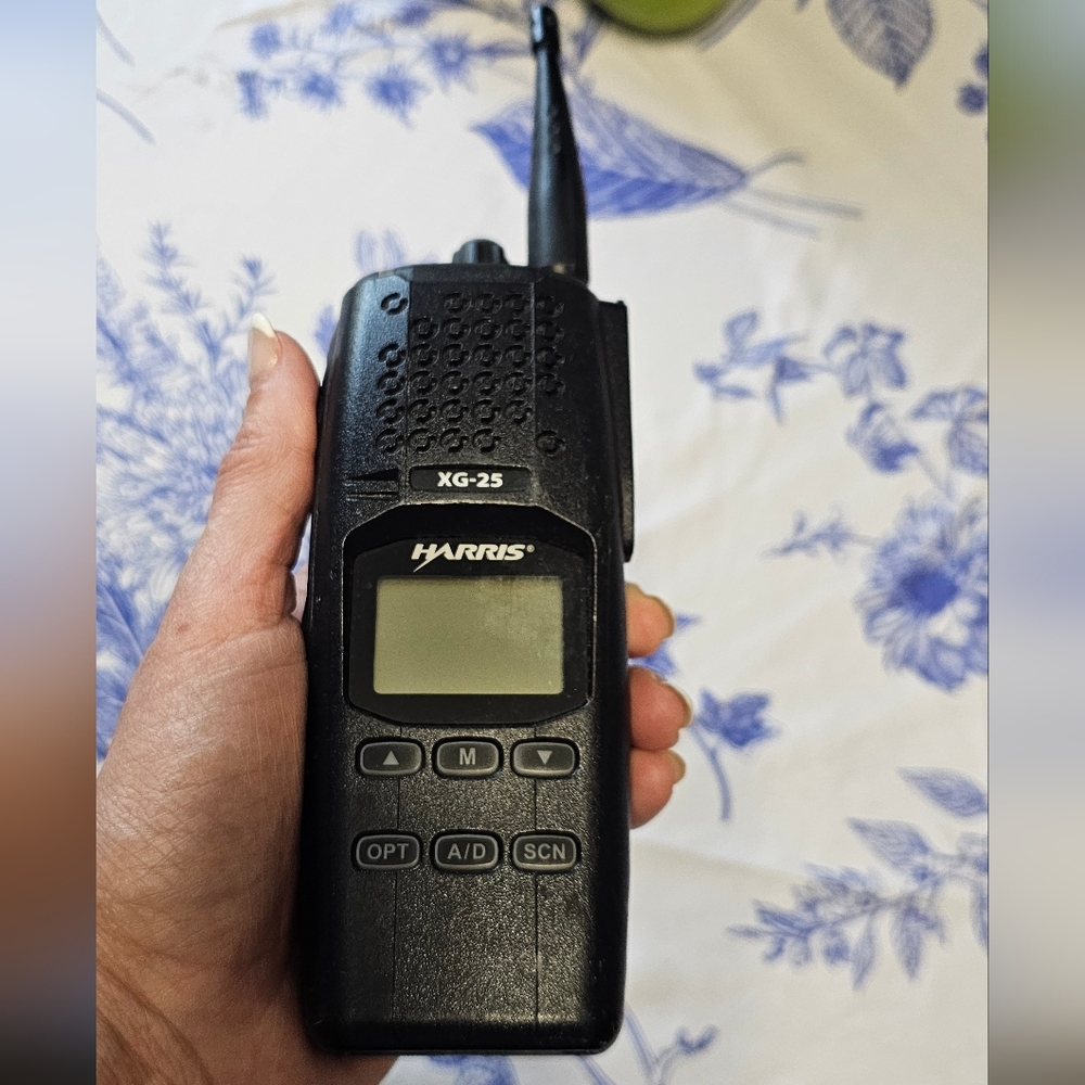 XG-25 Black Portable Radio Harris